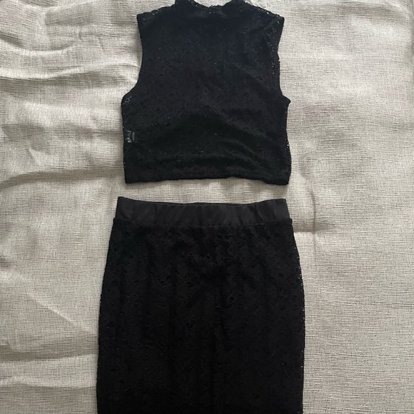 Two piece skirt and top - Picture 1 of 1